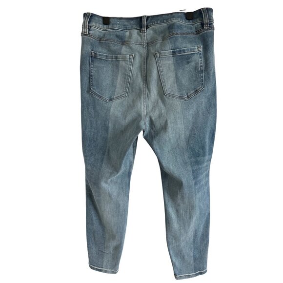 Lane Bryant Flex Magic Jeans Mid-Rise Ankle Whiskering Two Tone Blues 12 SHORT - Picture 2 of 5